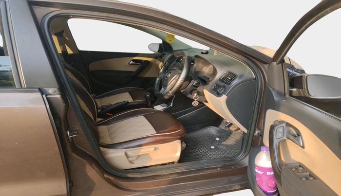 2017 Volkswagen Ameo COMFORTLINE 1.2L, Petrol, Manual, 1,19,925 km, interior