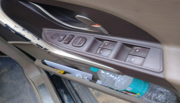 2013 Mahindra XUV500 W8, Diesel, Manual, 82,034 km, interior