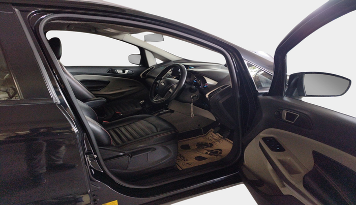 2014 Ford Ecosport TITANIUM 1.5L DIESEL, Diesel, Manual, 1,18,594 km, interior