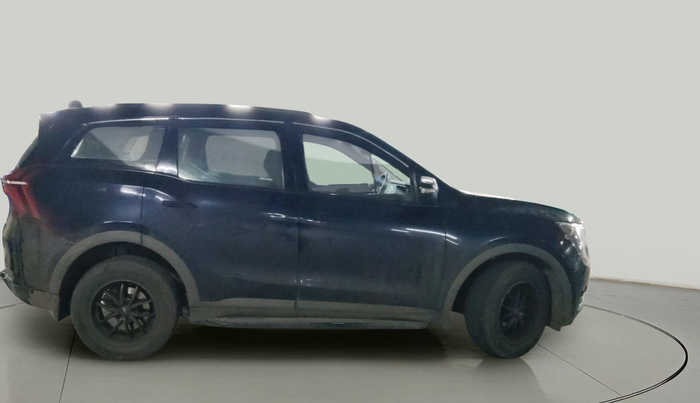 2022 Mahindra XUV700 MX P MT 5 STR, Petrol, Manual, 81,575 km, exterior