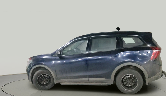 2022 Mahindra XUV700 MX P MT 5 STR, Petrol, Manual, 81,575 km, exterior