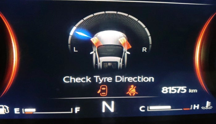 2022 Mahindra XUV700 MX P MT 5 STR, Petrol, Manual, 81,575 km, interior