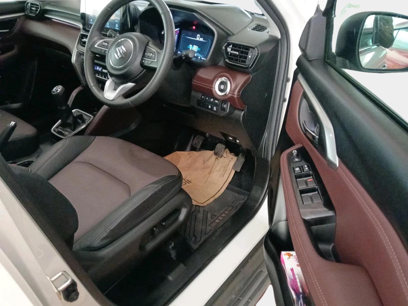 2025 Maruti Grand Vitara ALPHA SMART HYBRID, Petrol, Manual, 5,578 km, interior