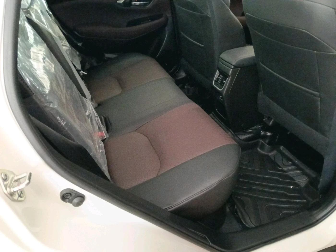 2025 Maruti Grand Vitara ALPHA SMART HYBRID, Petrol, Manual, 5,578 km, interior