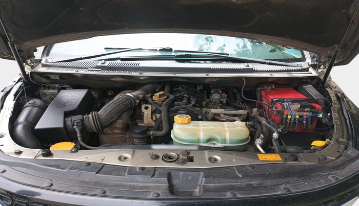 2019 Tata Hexa XE 4X2 7 STR, Diesel, Manual, 1,69,236 km, exterior