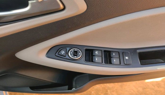 2016 Hyundai Elite i20 ASTA 1.2 (O), Petrol, Manual, 39,749 km, interior