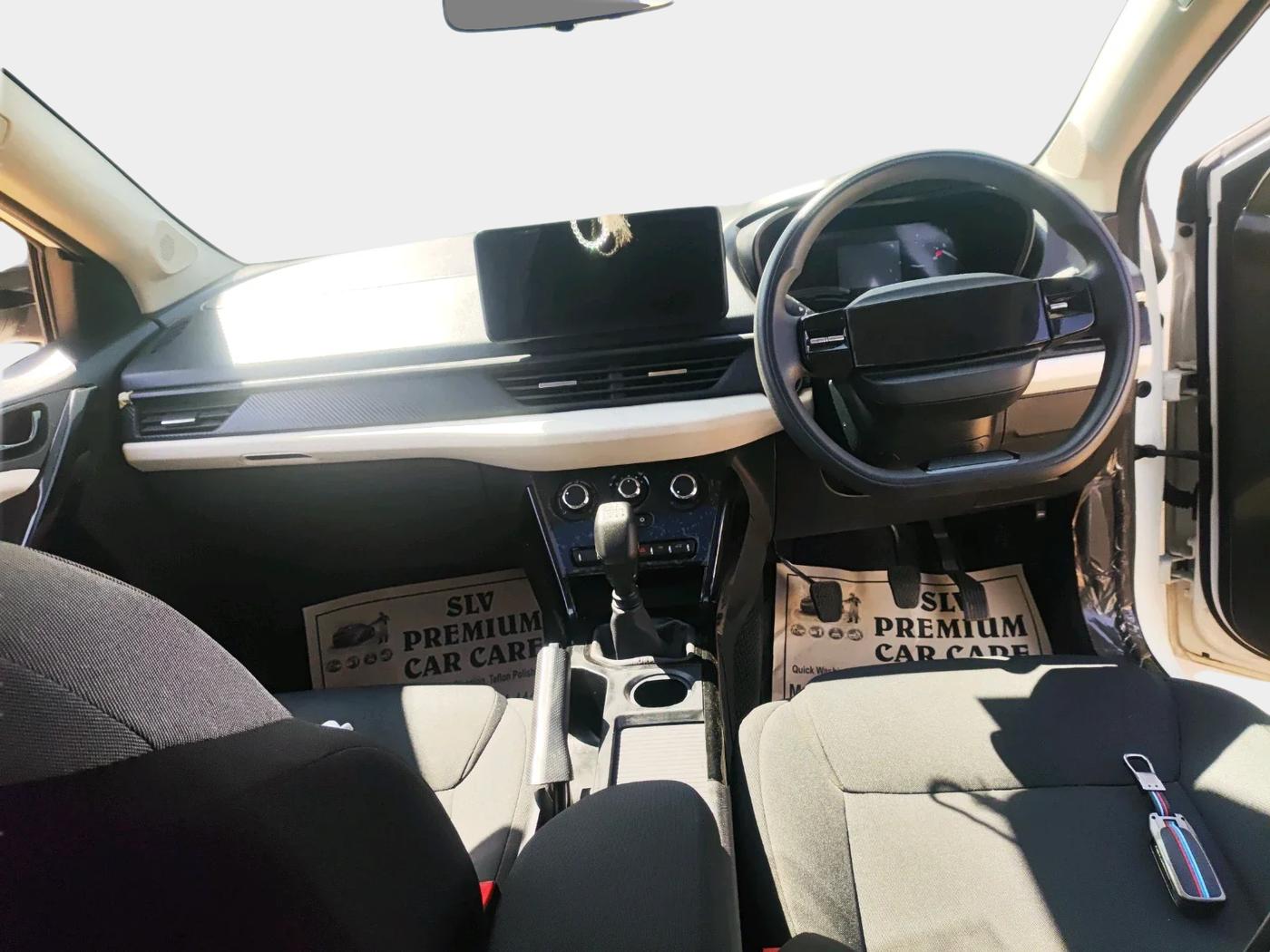 2025 Tata NEXON Pure Plus (S) 1.2 iCNG 6MT, CNG, Manual, 27,227 km, interior