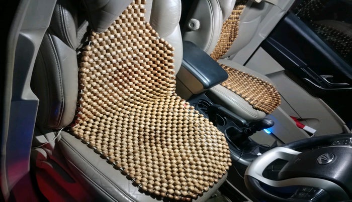 2016 Mahindra XUV500 W8, Diesel, Manual, 78,513 km, interior