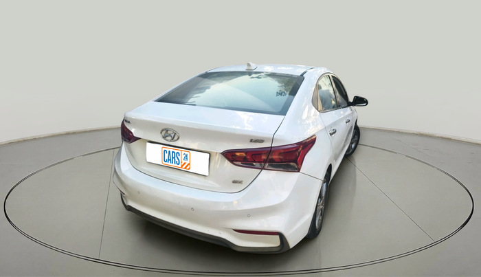 2017 Hyundai Verna 1.6 CRDI SX (O), Diesel, Manual, 1,67,116 km, exterior