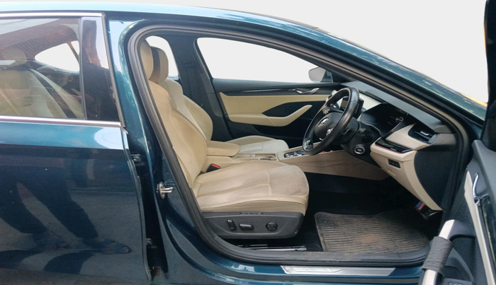 2021 Skoda Octavia L&K 2.0 AT, Petrol, Automatic, 31,388 km, interior