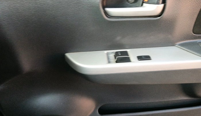 2011 Maruti Wagon R Duo DUO LXI LPG, Petrol, Manual, 75,522 km, interior