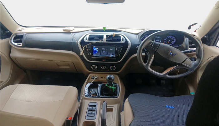 2023 Mahindra BOLERO NEO N8 R, Diesel, Manual, 53,689 km, interior
