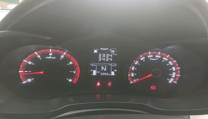 2023 Mahindra XUV300 W6 1.2 PETROL, Petrol, Manual, 5,993 km, interior