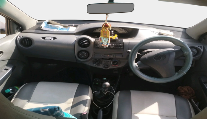 2013 Toyota Etios Liva GD, Diesel, Manual, 3,82,088 km, interior