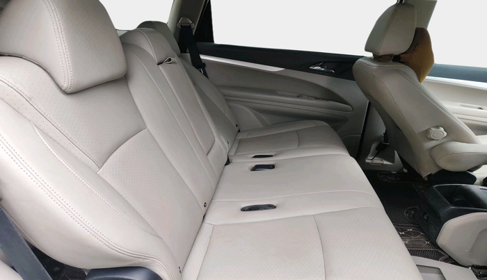 2019 Mahindra MARAZZO M8 8 STR, Diesel, Manual, 92,199 km, interior