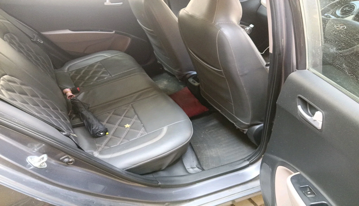 2017 Hyundai Grand i10 SPORTZ AT 1.2 KAPPA VTVT, Petrol, Automatic, 64,108 km, interior