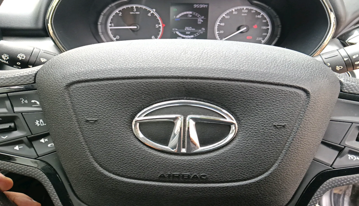2022 Tata Harrier XT PLUS 2.0L KRYOTEC DARK EDITON, Diesel, Manual, 25,841 km, interior