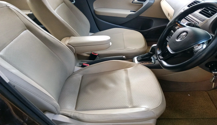 2016 Volkswagen Vento HIGHLINE 1.5 AT, Diesel, Automatic, 1,01,481 km, interior