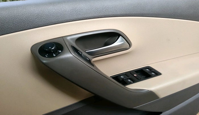 2016 Volkswagen Vento HIGHLINE 1.5 AT, Diesel, Automatic, 1,01,481 km, interior