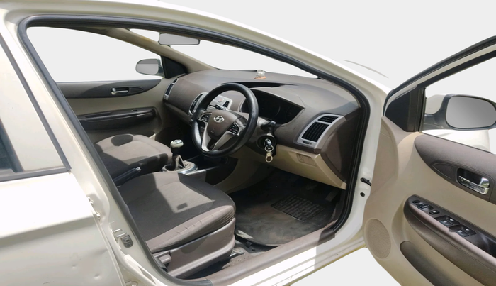 2012 Hyundai i20 SPORTZ 1.4 CRDI, Diesel, Manual, 2,19,586 km, interior
