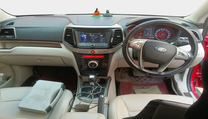 2021 Mahindra XUV300 W8 (O) 1.5 DIESEL AMT, Diesel, Automatic, 1,38,214 km, interior