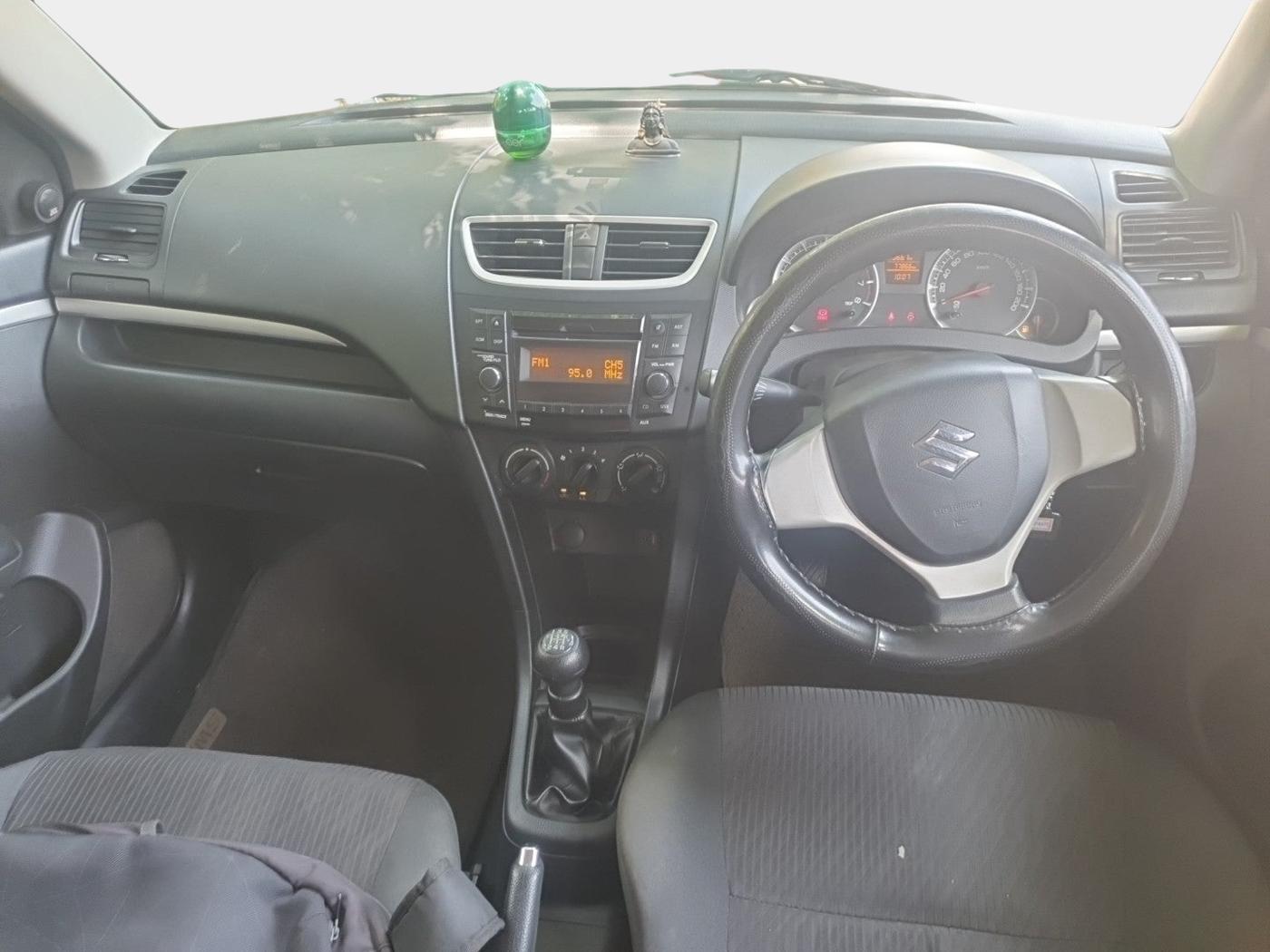 2017 Maruti Swift VXI, Petrol, Manual, 77,867 km, interior
