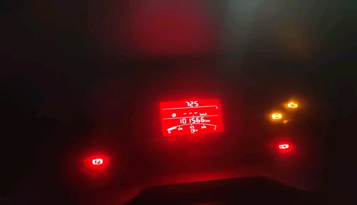 2013 Volkswagen Polo HIGHLINE1.2L, Petrol, Manual, 1,01,566 km, interior