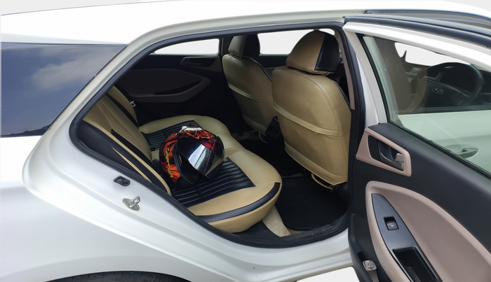 2017 Hyundai Elite i20 ASTA 1.2 (O), Petrol, Manual, 1,25,350 km, interior