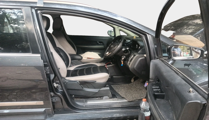 2017 Tata Hexa XTA 4X2 7 STR, Diesel, Automatic, 1,96,138 km, interior