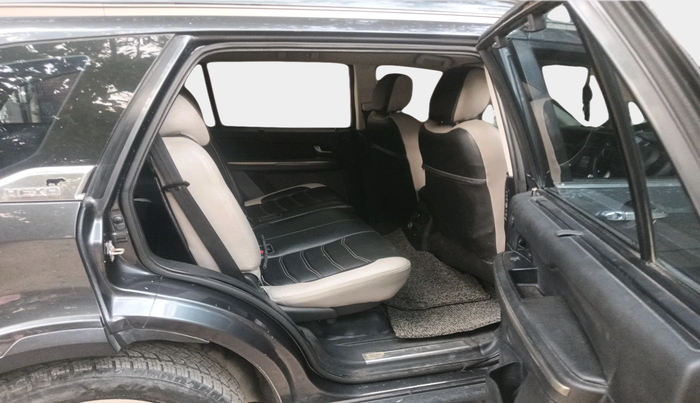 2017 Tata Hexa XTA 4X2 7 STR, Diesel, Automatic, 1,96,138 km, interior
