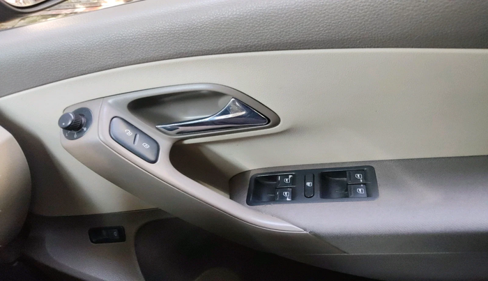 2015 Skoda Rapid 1.5 TDI CR ELEGANCE PLUS AT, Diesel, Automatic, 1,79,215 km, interior