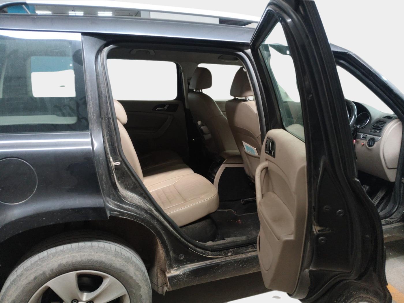 2011 Skoda Yeti AMBITION 2.0 TDI CR 4X2, Diesel, Manual, 1,50,000 km, interior