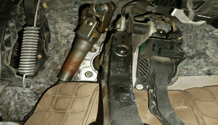 2011 Volkswagen Vento HIGHLINE 1.6 MPI, Petrol, Manual, 55,867 km, interior