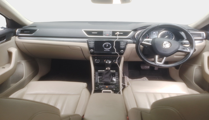 2017 Skoda Superb STYLE 2.0 TDI AT, Diesel, Automatic, 58,665 km, interior