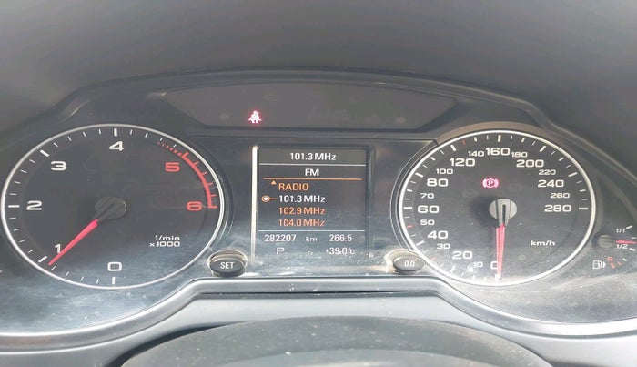 2012 Audi Q5 2.0 TDI QUATTRO, Diesel, Automatic, 2,82,207 km, interior