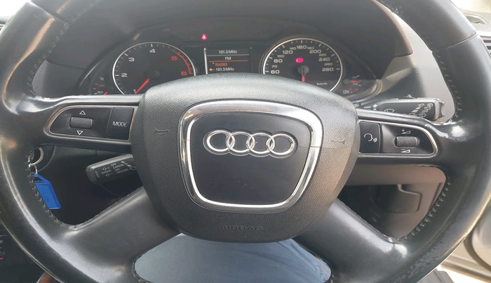 2012 Audi Q5 2.0 TDI QUATTRO, Diesel, Automatic, 2,82,207 km, interior