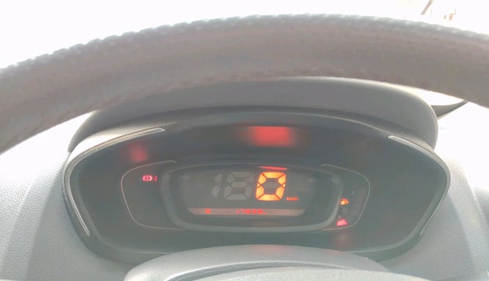 2016 Renault Kwid RXT 1.0 AMT, Petrol, Automatic, 17,898 km, interior