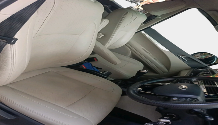 2019 Mahindra MARAZZO M8 8 STR, Diesel, Manual, 1,18,626 km, interior