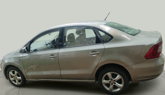 2013 Skoda Rapid AMBITION 1.6 TDI CR MT, Diesel, Manual, 1,35,559 km, exterior