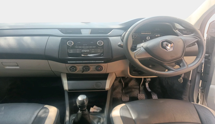 2022 Renault TRIBER RXL MT, Petrol, Manual, 27,139 km, interior