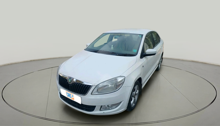 2014 Skoda Rapid AMBITION 1.6 TDI CR MT PLUS, Diesel, Manual, 97,984 km, exterior