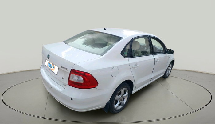 2014 Skoda Rapid AMBITION 1.6 TDI CR MT PLUS, Diesel, Manual, 97,984 km, exterior