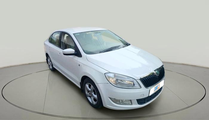 2014 Skoda Rapid AMBITION 1.6 TDI CR MT PLUS, Diesel, Manual, 97,984 km, exterior