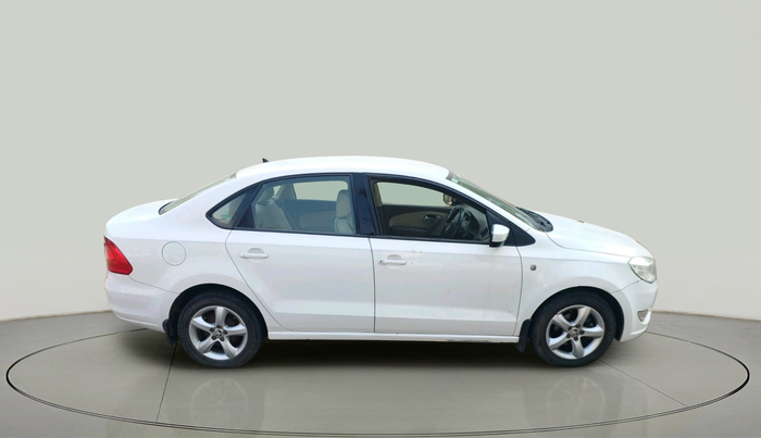 2014 Skoda Rapid AMBITION 1.6 TDI CR MT PLUS, Diesel, Manual, 97,984 km, exterior