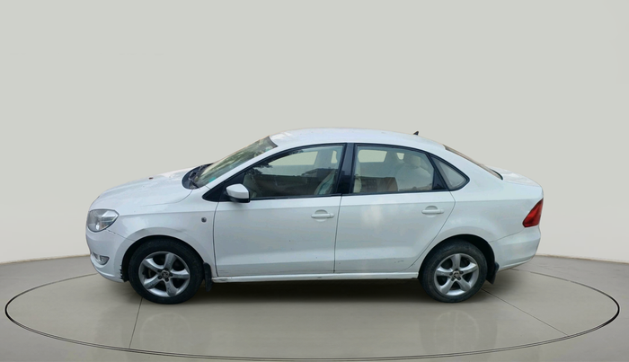 2014 Skoda Rapid AMBITION 1.6 TDI CR MT PLUS, Diesel, Manual, 97,984 km, exterior