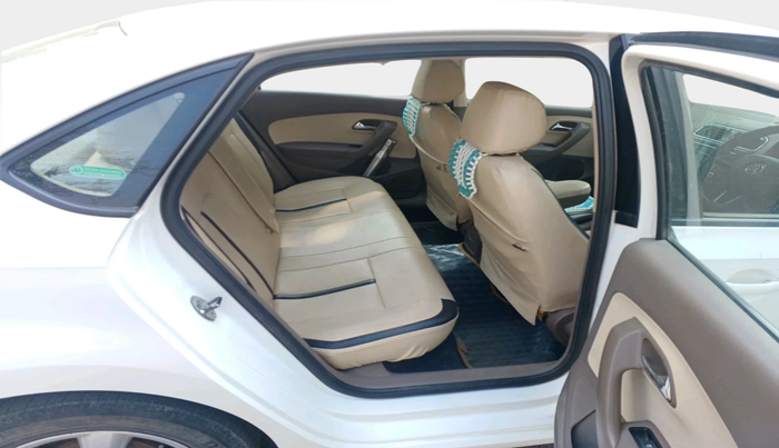 2014 Skoda Rapid AMBITION 1.6 TDI CR MT PLUS, Diesel, Manual, 97,984 km, interior