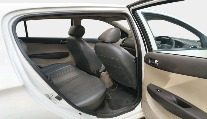 2011 Hyundai i20 MAGNA 1.2, Petrol, Manual, 33,027 km, interior