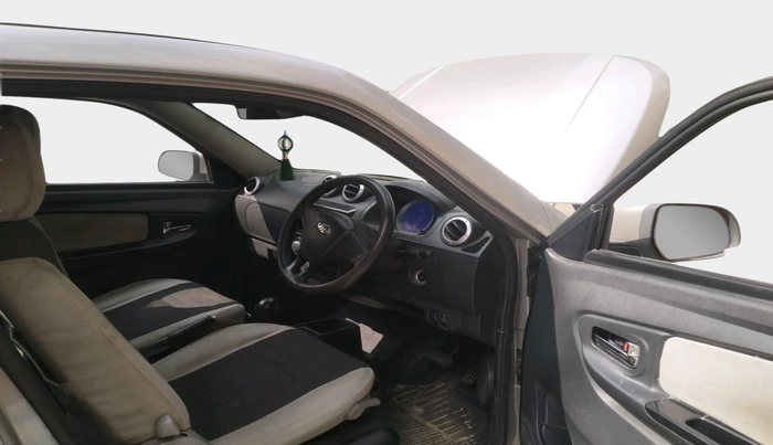 2015 Mahindra E2O T2, Electric, Automatic, 63,285 km, interior