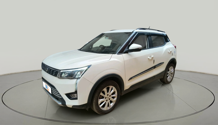 2020 Mahindra XUV300 W8 1.5 DIESEL AMT, Diesel, Automatic, 81,639 km, exterior