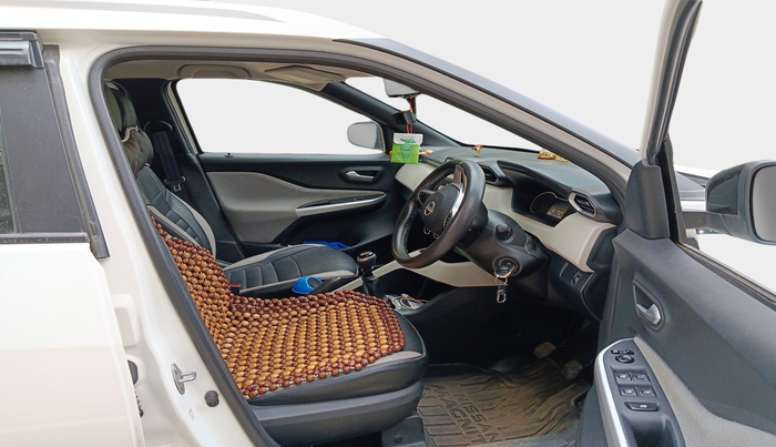 2022 Nissan MAGNITE XL, Petrol, Manual, 17,516 km, interior